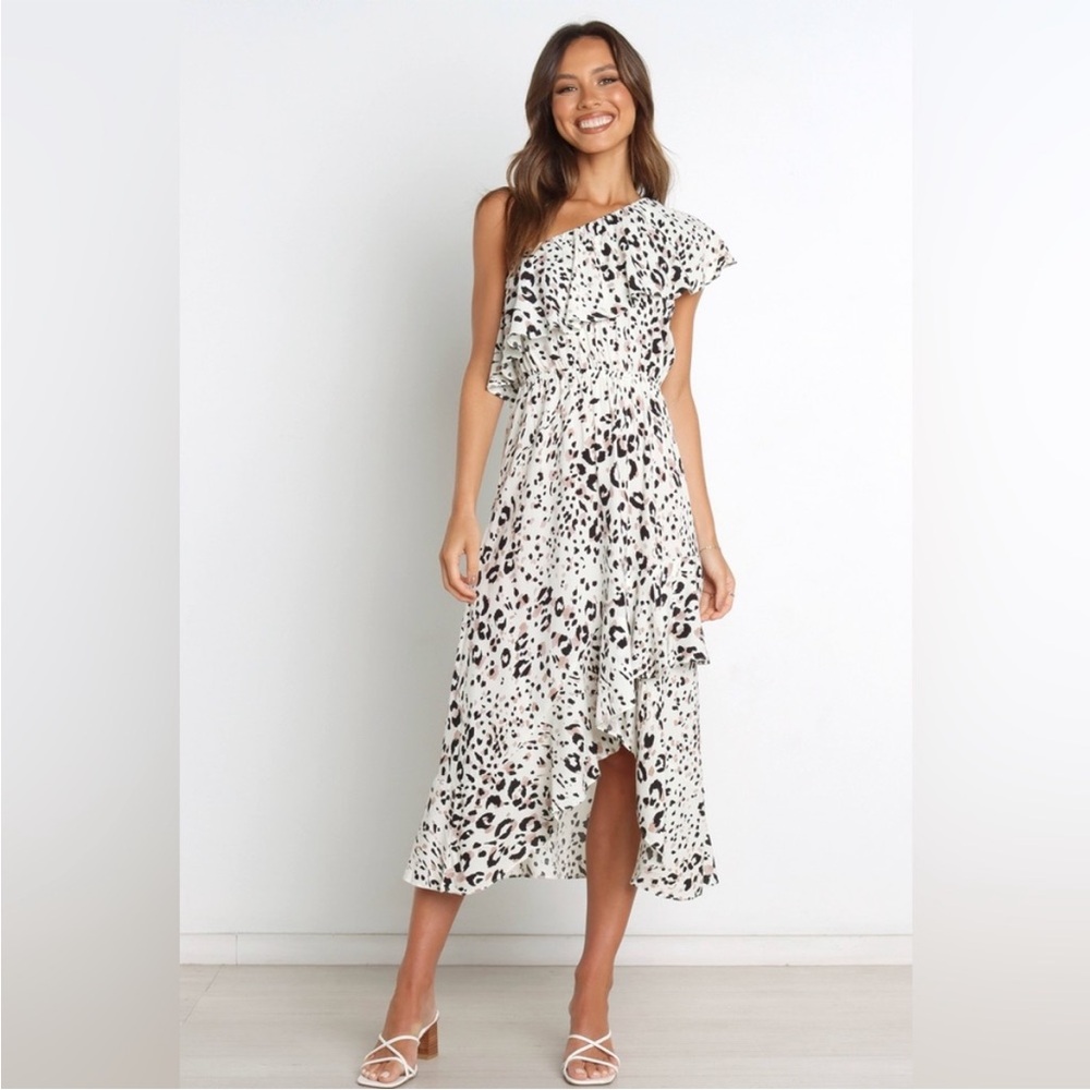 Petal & Pup White Dress Adette Midi Dress‎ Animal Print One Shoulder Size 6